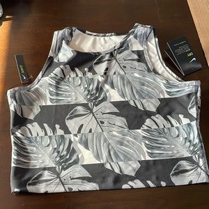 NWT Nike crop athletic top